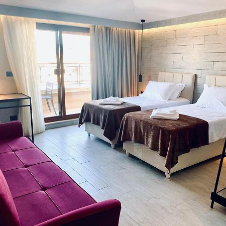 Deluxe Rooms In Blloku Area Tirana Exterior foto