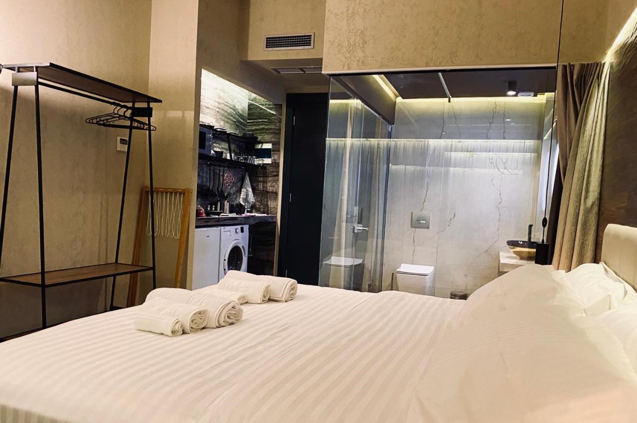 Deluxe Rooms In Blloku Area Tirana Exterior foto